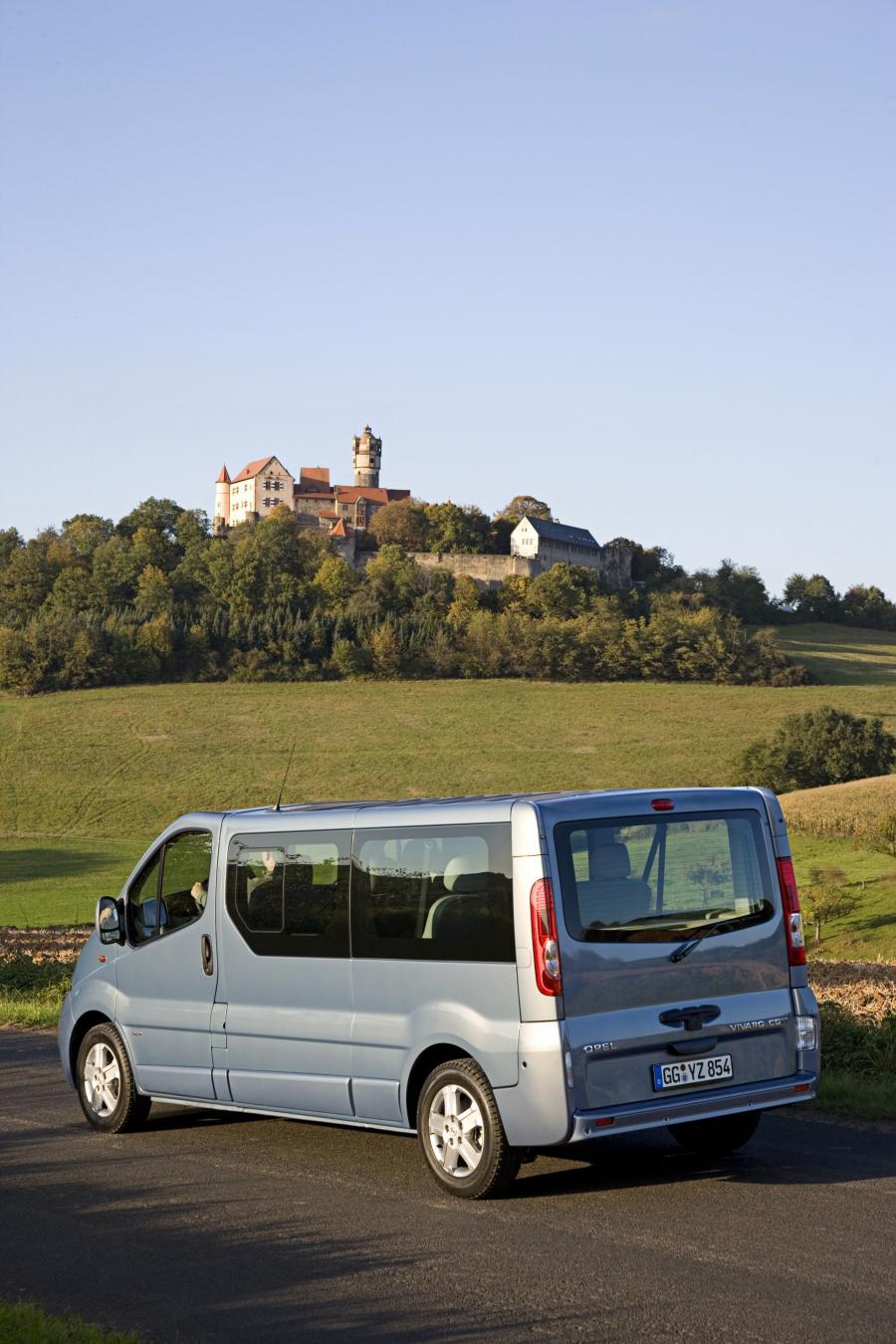  Opel Vivaro Life Tour 2009 года  (фото 8 из 34)